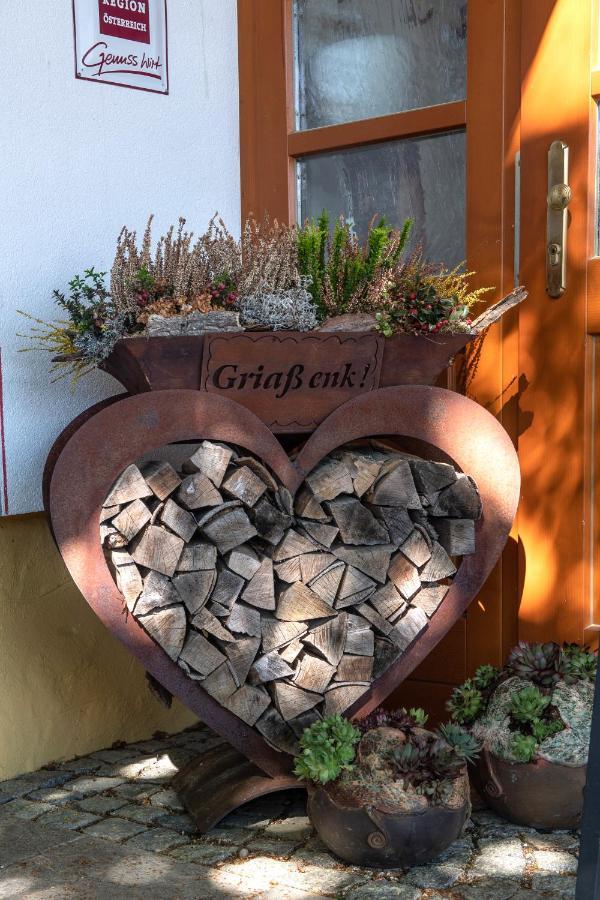 Zum Fally - Landgasthof Kirchberg am Wechsel Kültér fotó